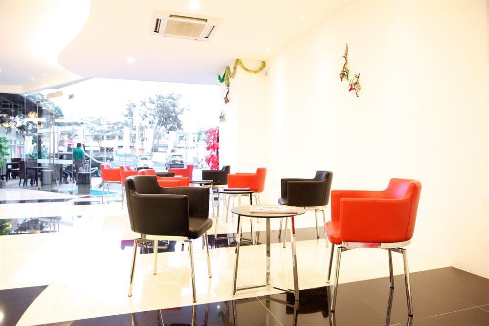 Arbor Biz Hotel Makassar Exterior foto