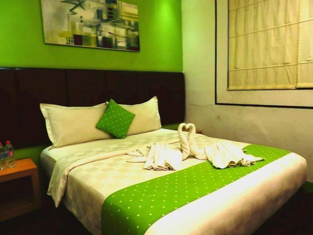 Arbor Biz Hotel Makassar Exterior foto